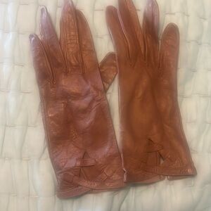 Small Tan Leather Gloves